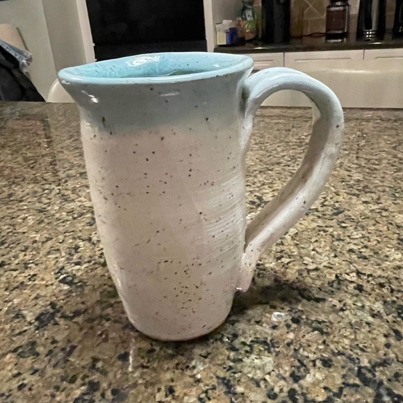 Handmade Pottery Mug Unsigned 3 inch diameter and 5.25 inch tall spacious handle - Picture 4 of 7